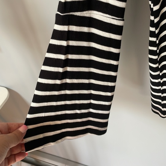 Old Navy Womens Large Black and White Stripe Bell Sleeve Blouse - Picture 2 of 5
